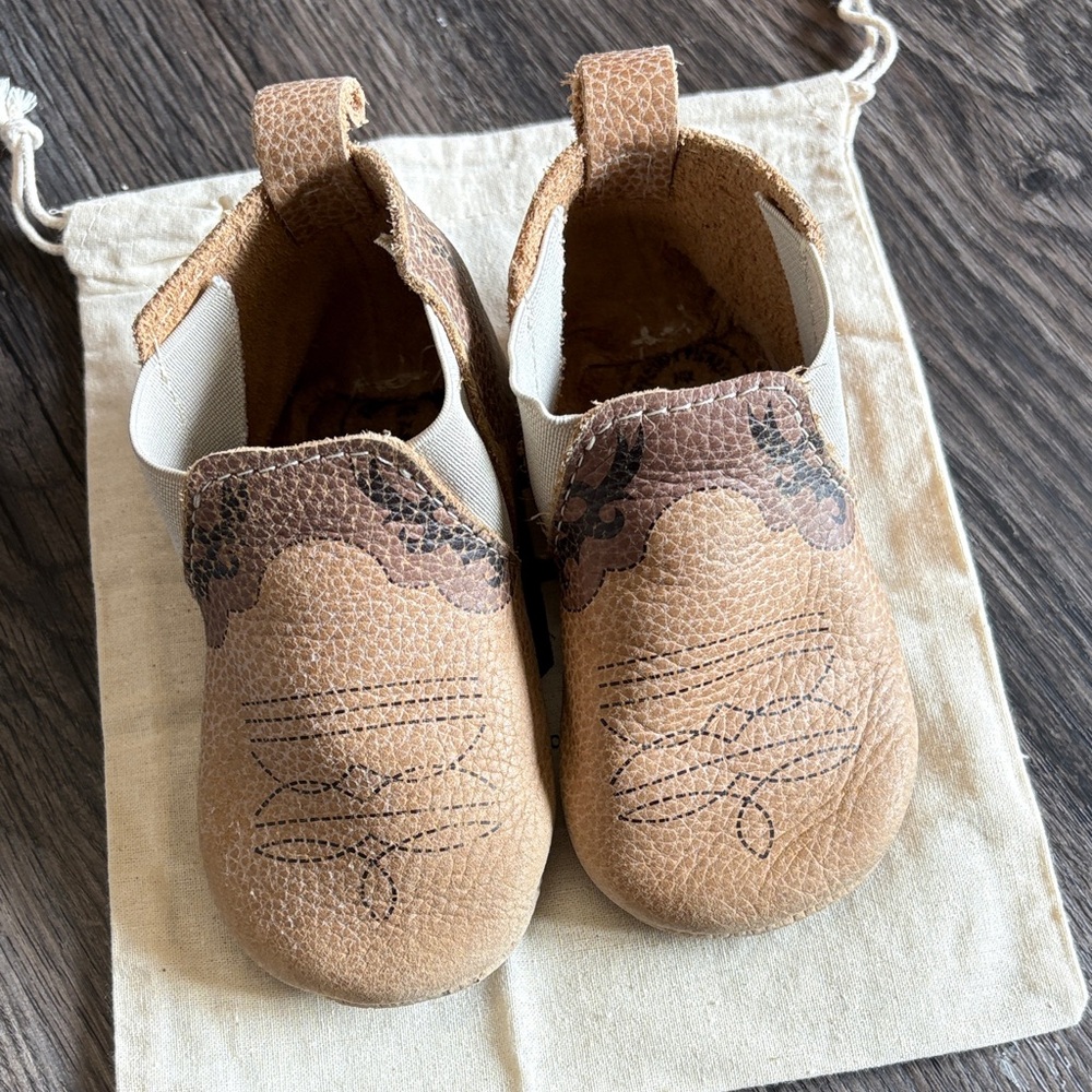 Freshly Picked Cowboy Chelsea Boots Mocs Size 5